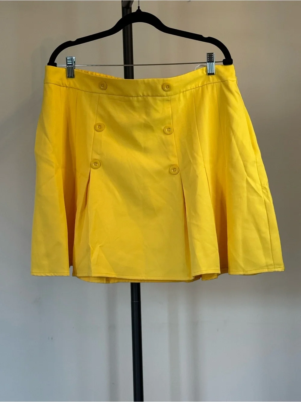 3/$15 Retro Sunny Yellow Pleated Mini Skirt - Picture 1 of 3